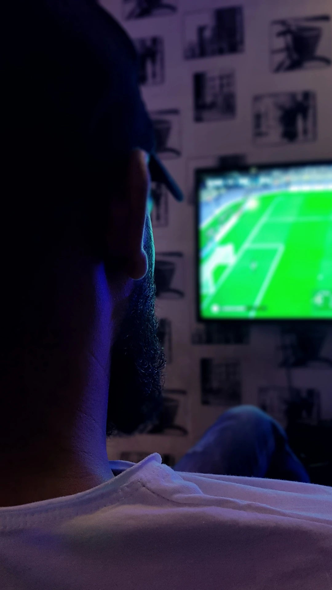 The Balance of Screen Time and Traditional Play