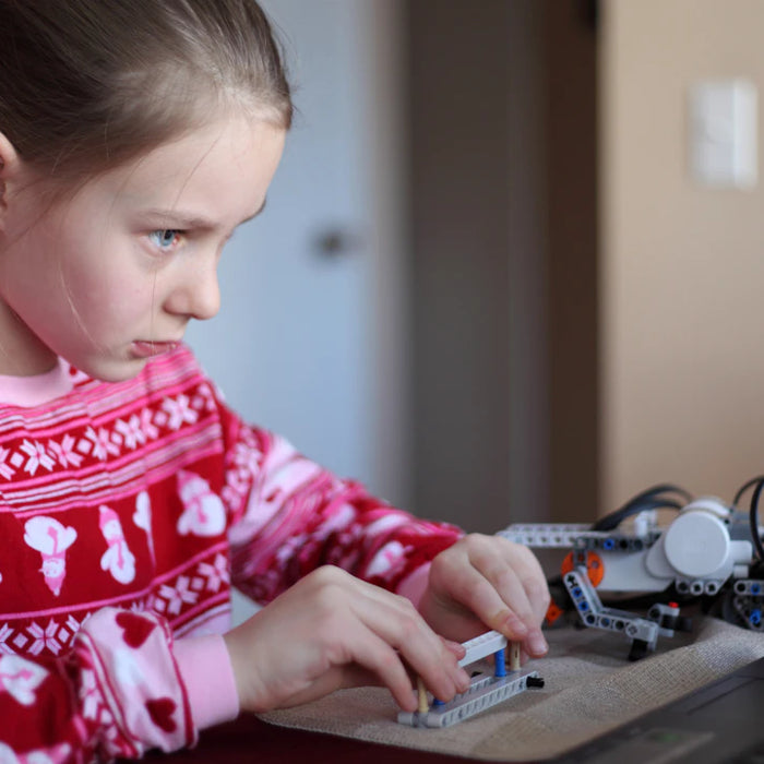 The Amazing Benefits of STEM Toys in Education
